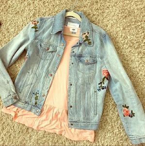 Floral embroidery denim jacket